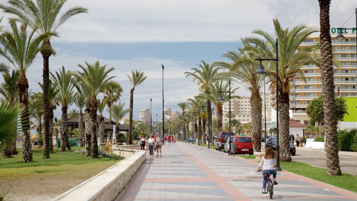 Venta de piso en Piso en Calle Frutos Herranz, El Pinillo, Torremolinos, Torremolinos
photo 3