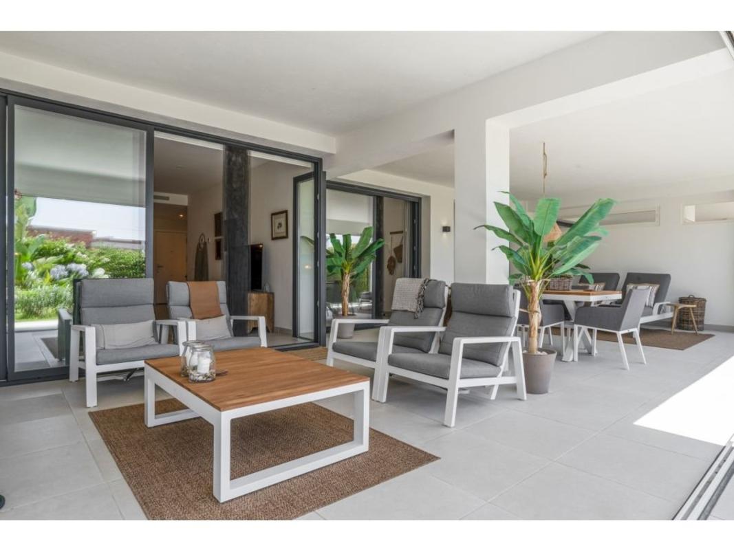 Venta de piso en Piso en Avenida del Arte, Estepona Golf, Estepona, Estepona
photo 2