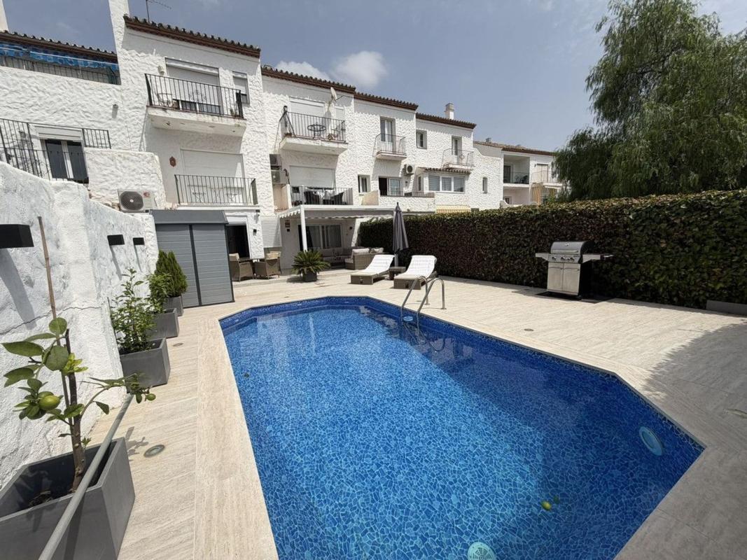 Sprzedaż mieszkania w Piso en Calle Claire, Paraiso-Barronal, Estepona, Estepona
photo 1