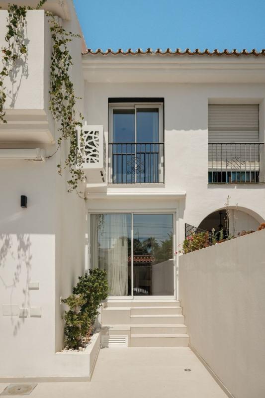 Sale of townhouse in Chalet adosado en Urbanización las Petunias, Linda Vista-Nueva Alcántara-Cortijo Blanco, Marbella , Marbella photo 3