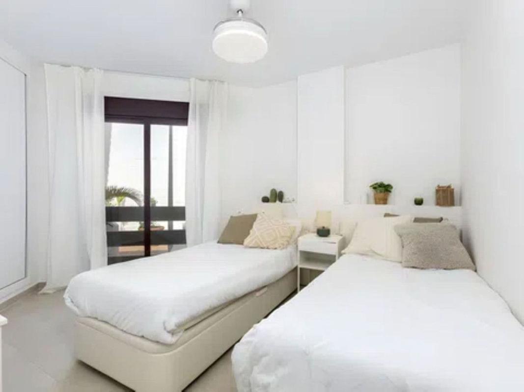 Venta de piso en Piso en Nueva Andalucía, Marbella, Marbella
photo 5