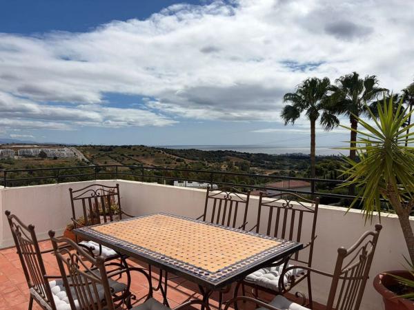 Ático en venta en  Ático en Avenida del Arte, Estepona Golf, Estepona, Estepona photo 1
