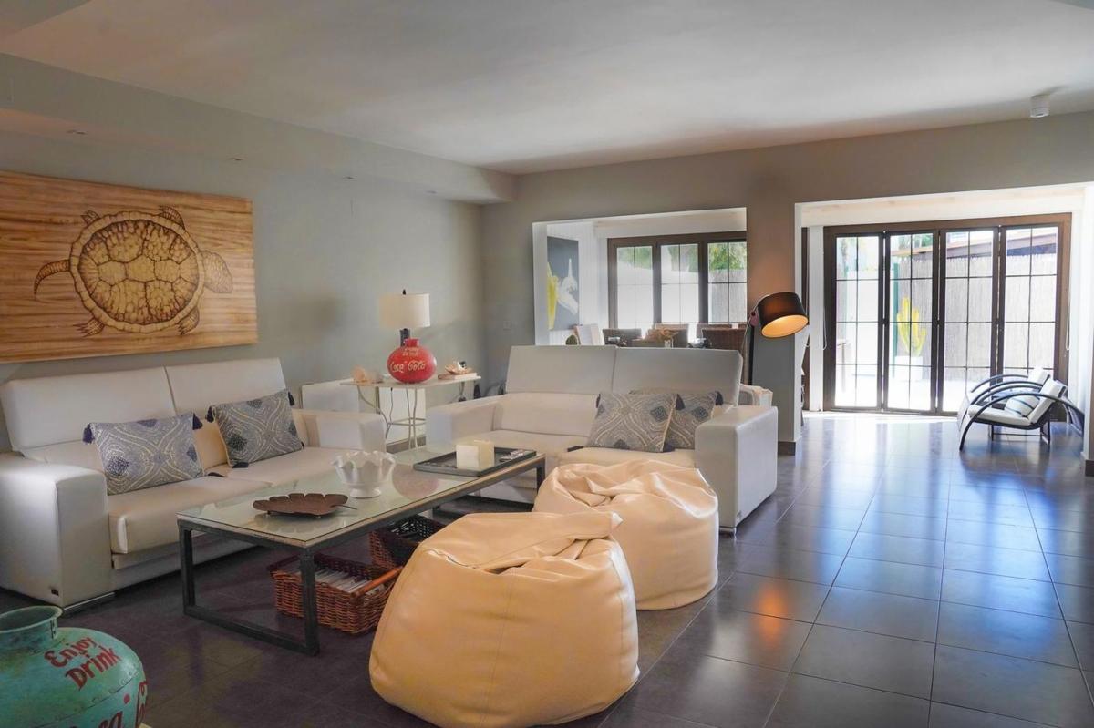 Sale of townhouse in Chalet adosado en Urbanizacion Linda Vista Playa, 1 f, Linda Vista-Nueva Alcántara-Cortijo Blanco, Marbella , Marbella photo 2