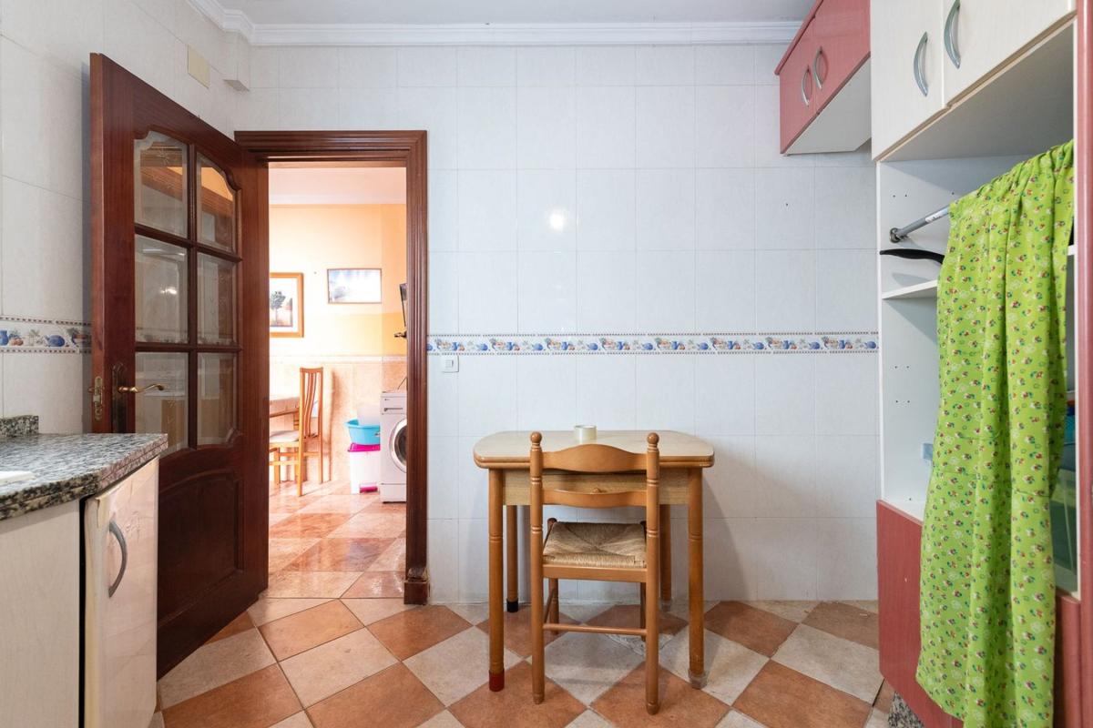Sprzedaż szeregowego domku w Chalet adosado en Alameda de Capuchinos, El Molinillo - Capuchinos, Málaga , Málaga photo 5