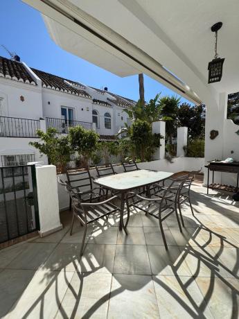 Chalet adosado en Poligono Urpng9, 91, Lomas de Marbella Club, Marbella thumbnail 3