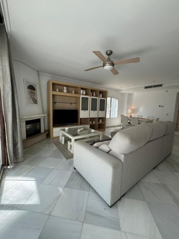 Venta de chalet adosado en  Chalet adosado en Poligono Urpng9, 91, Lomas de Marbella Club, Marbella , Marbella photo 4