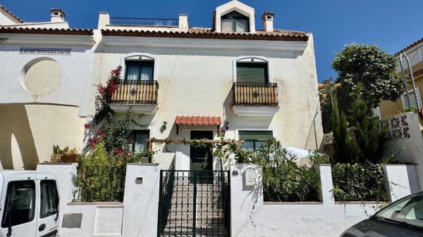 Chalet pareado en Avenida Inmaculada Concepción, Arroyo de la Miel, Benalmádena thumbnail 3