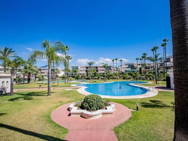 Venta de piso en Piso en Calle Rio Duero s/n, Puerto Banús, Marbella, Marbella
photo 1