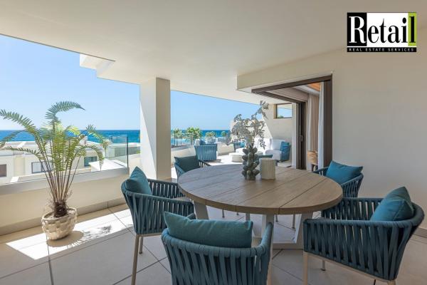 Venta de piso en Piso en Calle Gabriel Celaya, Zona Calvario, Estepona, Estepona
 photo 1