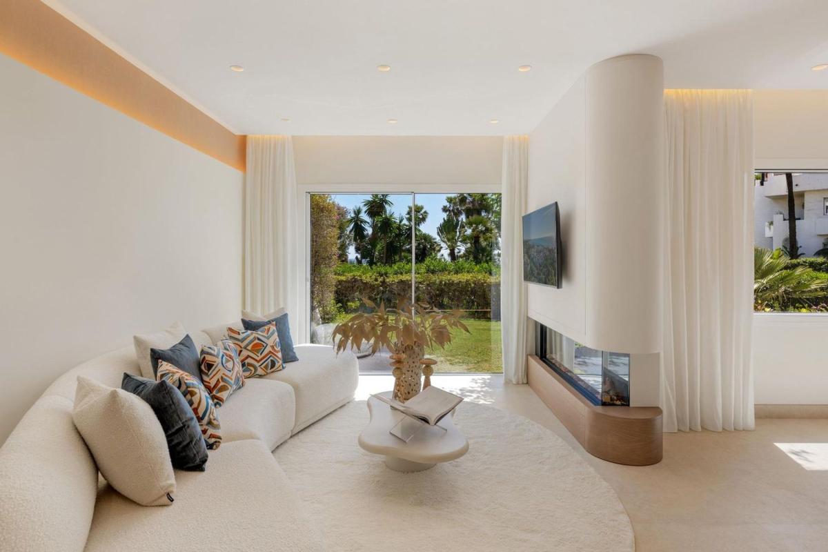 Venta de piso en Piso en Calle Séneca, Villacana - Costalita - Saladillo, Estepona, Estepona
photo 4