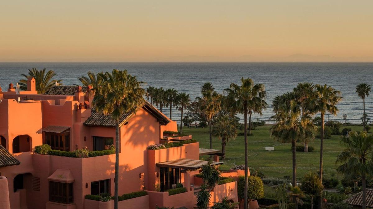Продажа дуплекса на Dúplex en Urbanizacion Torre Bermeja, Guadalmansa, Estepona, Эстепона photo 4