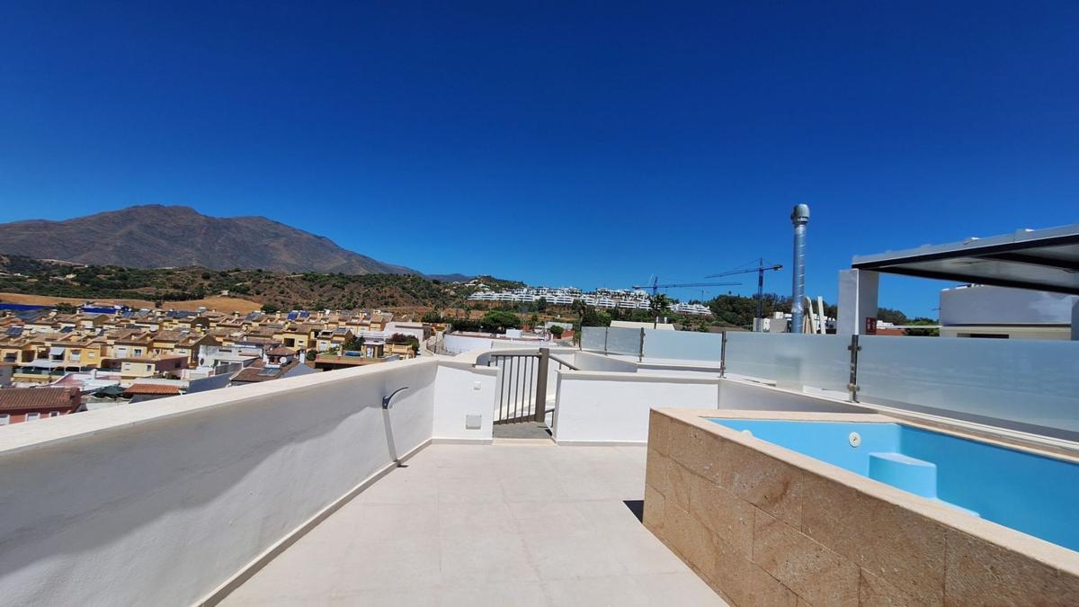 Sprzedaż duplexu w Dúplex en Zona Calvario, Estepona, Estepona photo 1