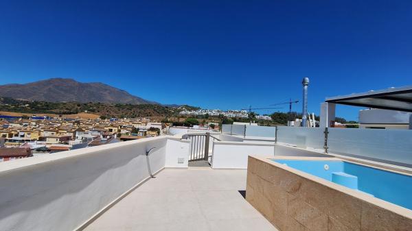 Duplex en venta en Dúplex en Zona Calvario, Estepona, Estepona photo 1