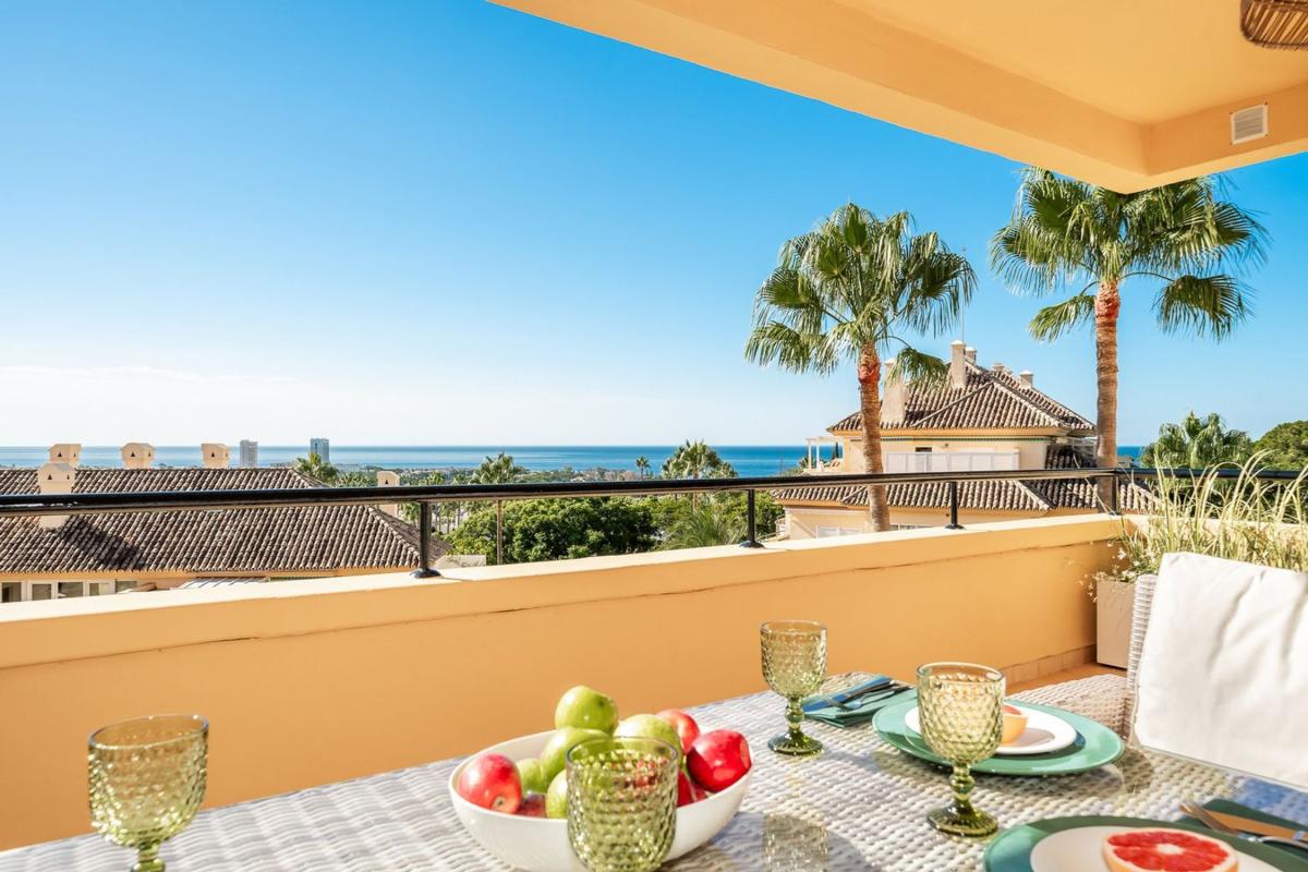 Venta de piso en Piso en Avenida Giuseppe Filippa, 1, Green Hills - Las Cumbres de Elviria, Marbella, Marbella
photo 1