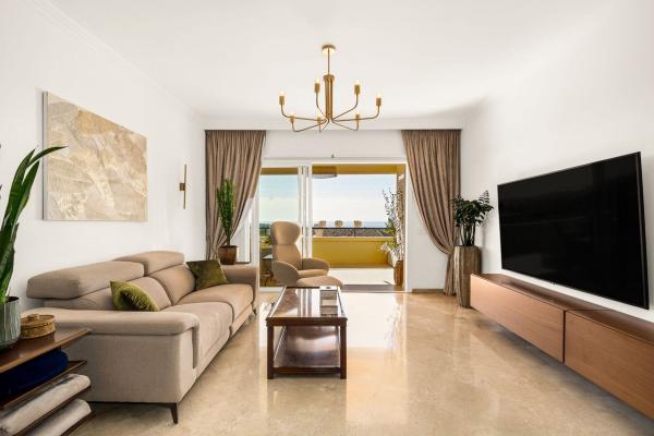 Venta de piso en Piso en Avenida Giuseppe Filippa, 1, Green Hills - Las Cumbres de Elviria, Marbella, Marbella
thumbnail 3