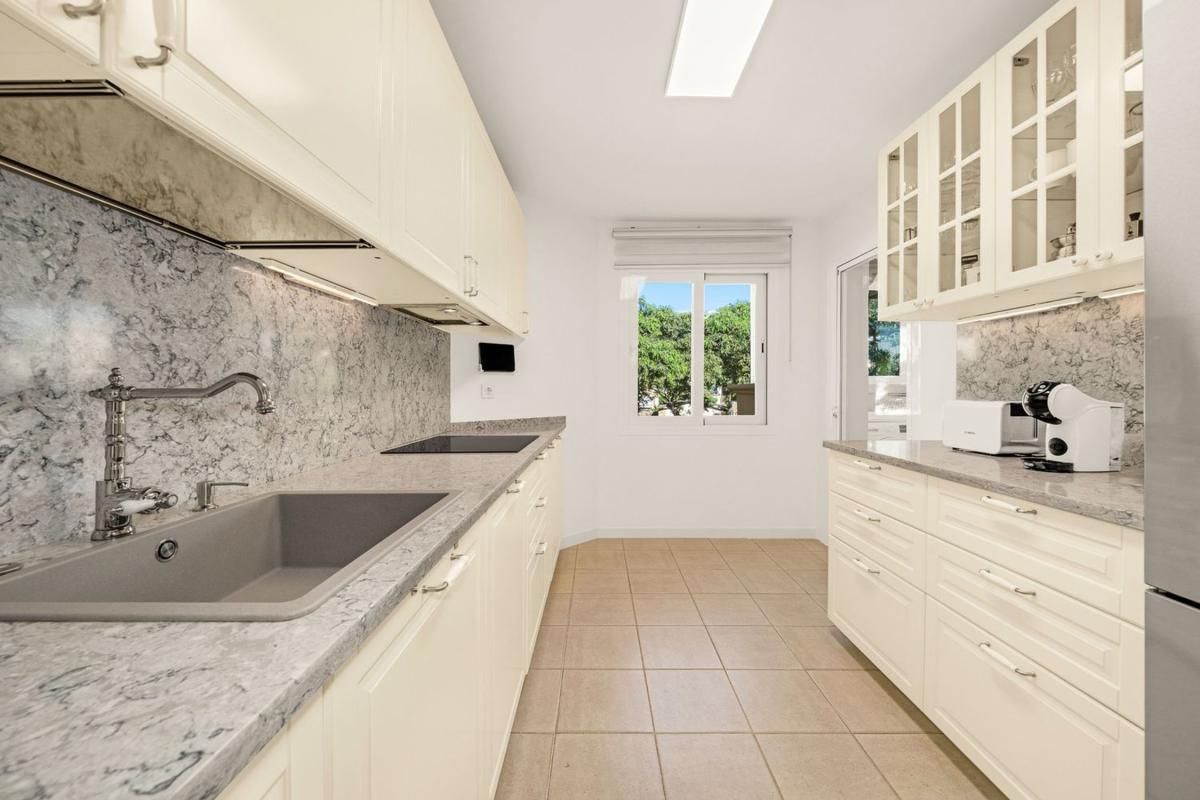 Venta de piso en Piso en Avenida Giuseppe Filippa, 1, Green Hills - Las Cumbres de Elviria, Marbella, Marbella
photo 4