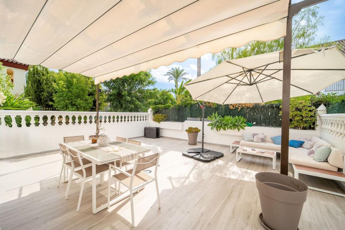 Venta de chalet adosado en Chalet adosado en Lomas de Marbella Club, Marbella , Marbella photo 1