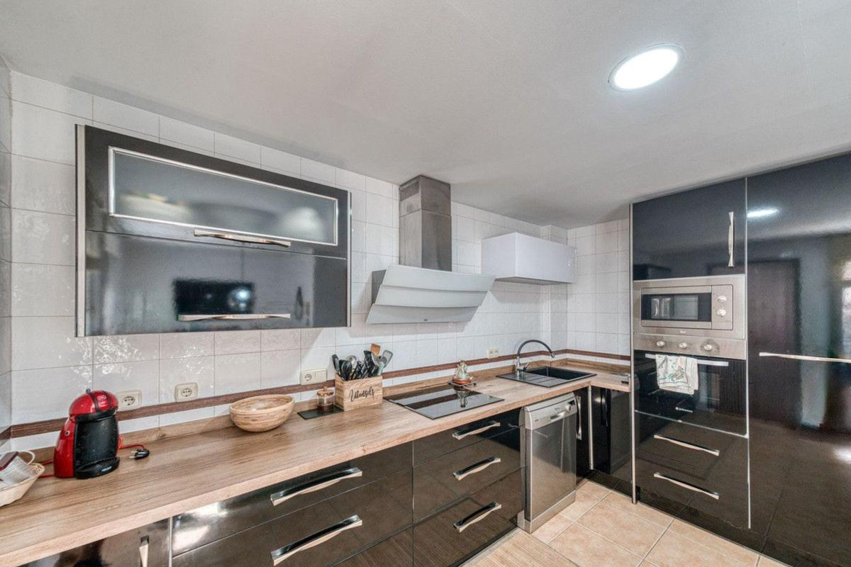 Продажа таунхауса в Chalet adosado en Calle Fotógrafo Juan López Duerto, Coin , Коин photo 3