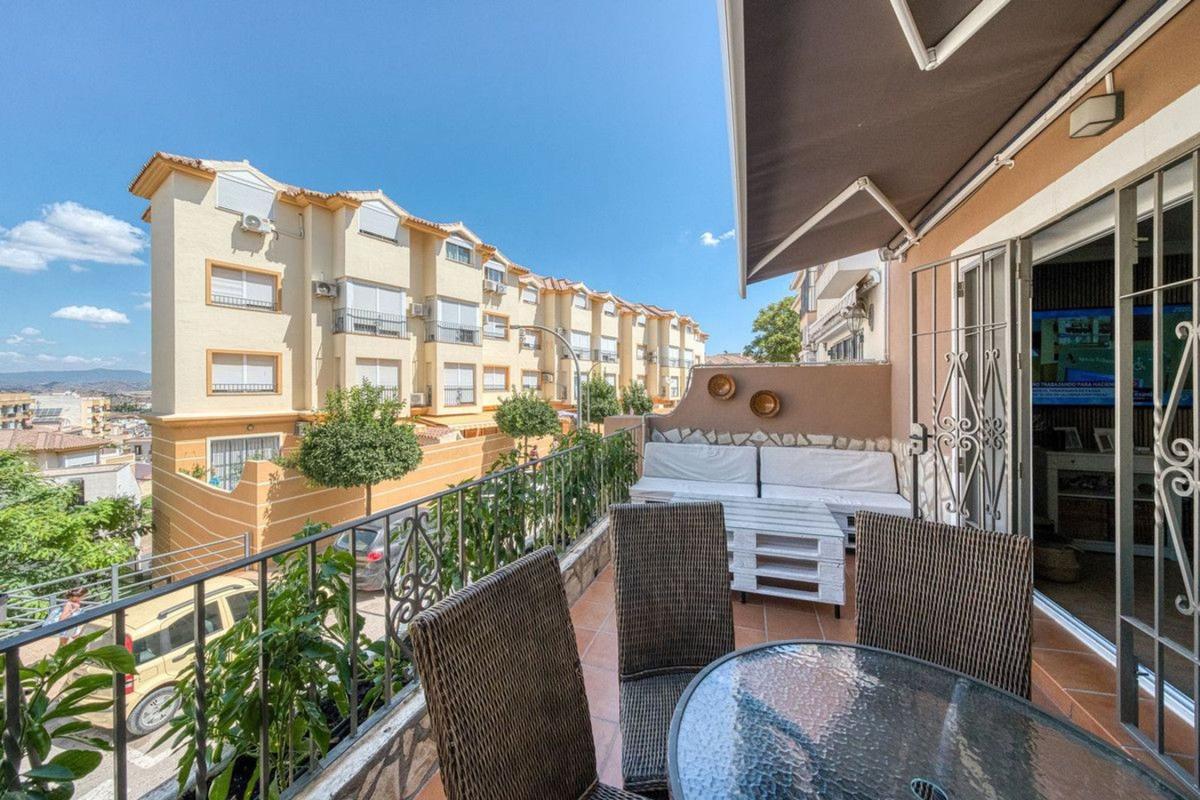 Продажа таунхауса в Chalet adosado en Calle Fotógrafo Juan López Duerto, Coin , Коин photo 5