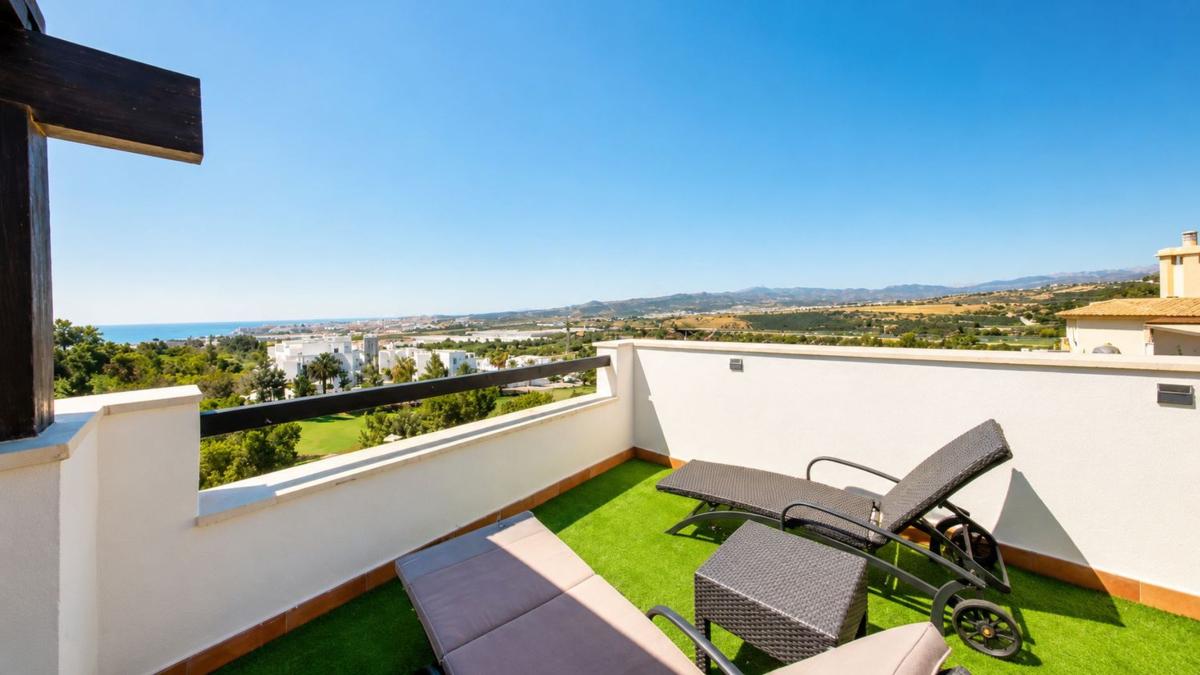 Продажа пентхауса на  Ático en Calle Bauhinias de Baviera, Caleta de Velez, Vélez-Malaga, Велес-Малага photo 2