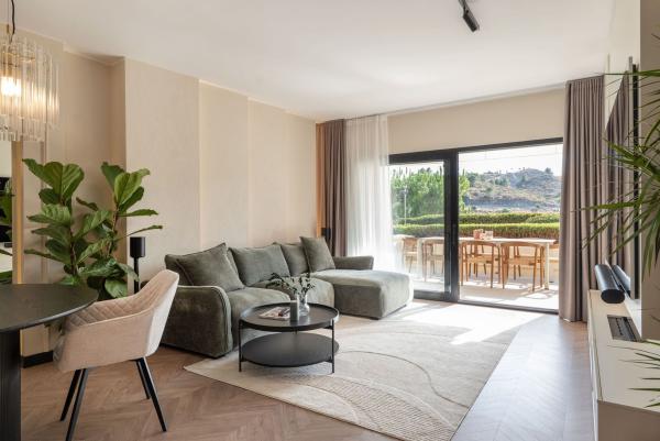 Venta de piso en Piso en Capanes, 1, Los Arqueros-Puerto del Almendro, Benahavís, Benahavís
 photo 2