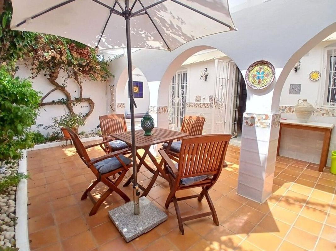 Venta de chalet adosado en  Chalet adosado en Centro Ciudad, Fuengirola , Fuengirola photo 2