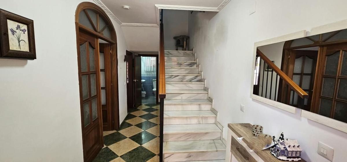 Sprzedaż szeregowego domku w Chalet adosado en Calle los Gavilanes, El Cuartón - Heliomar, Málaga , Málaga photo 2