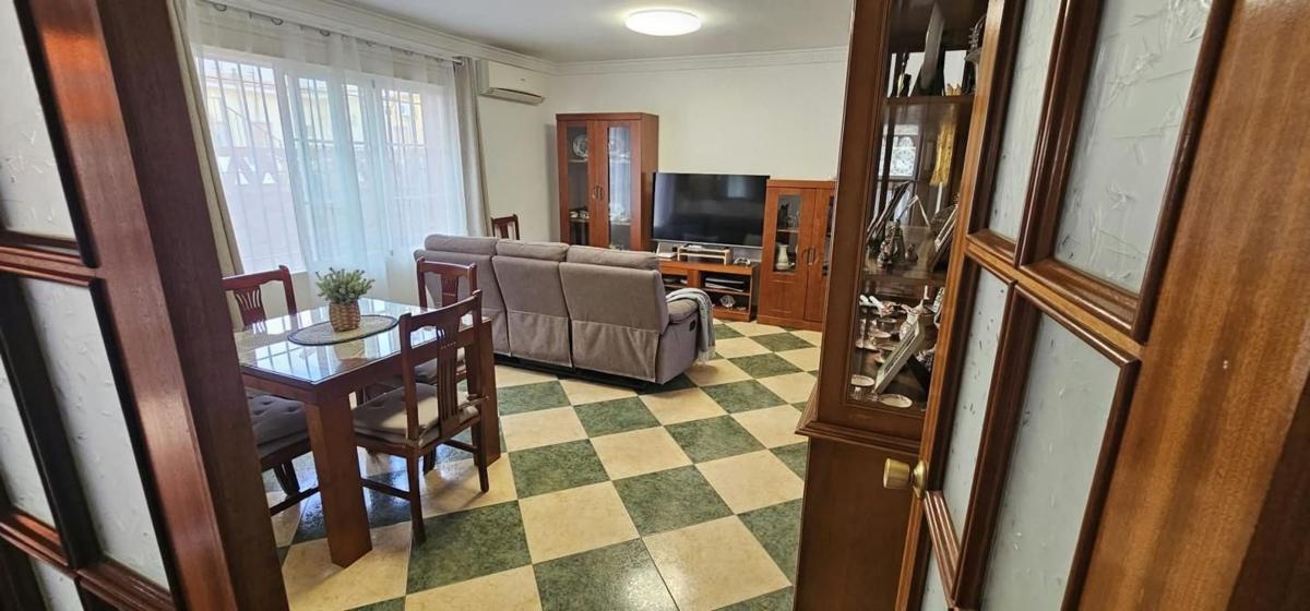 Sprzedaż szeregowego domku w Chalet adosado en Calle los Gavilanes, El Cuartón - Heliomar, Málaga , Málaga photo 3