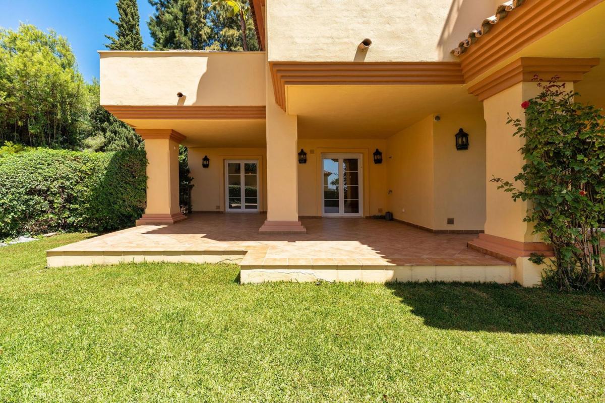 Продажа квартиры на Piso en Rodeo Alto-Guadaiza-La Campana, Marbella, Марбелла
photo 4