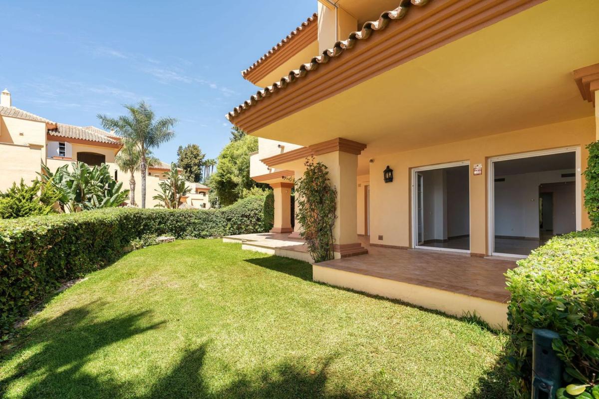 Продажа квартиры на Piso en Rodeo Alto-Guadaiza-La Campana, Marbella, Марбелла
photo 5