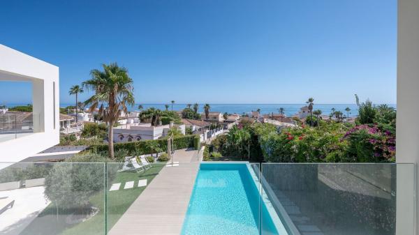 Casa o chalet independiente en Amigos De Los (el Lido), Real de Zaragoza, Marbella thumbnail 1