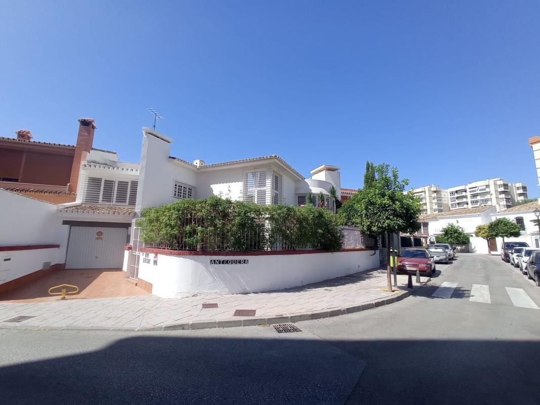 Properties for sale and rent in Spain photo 1