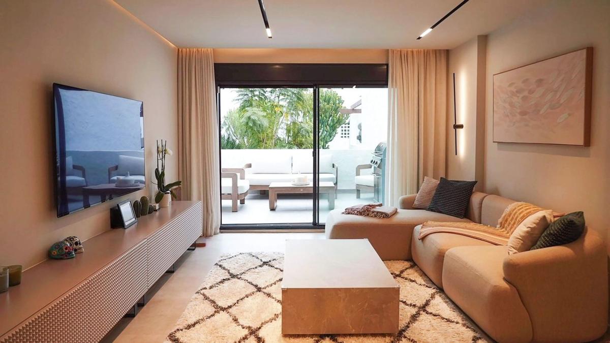 Venta de piso en Piso en Calle el Califa, Nueva Andalucía, Marbella, Marbella
photo 2