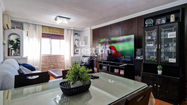 Venta de piso en Piso en El Consul - El Romeral, Málaga, Málaga
thumbnail 2
