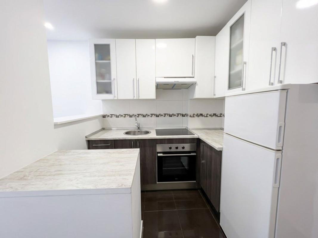 Venta de piso en Piso en Calle Camilo José Cela, 8, Playa de la Fontanilla, Marbella, Marbella
photo 3