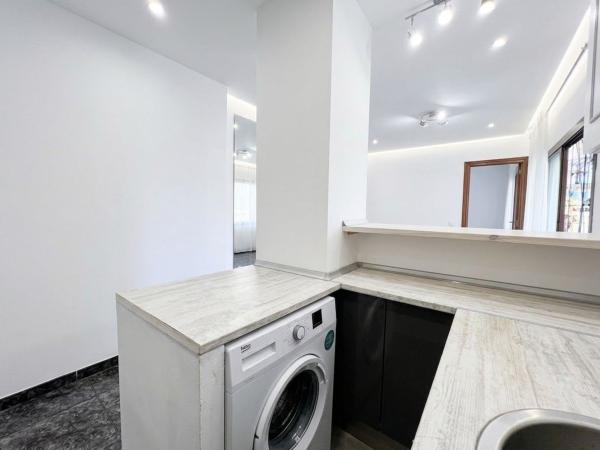 Venta de piso en Piso en Calle Camilo José Cela, 8, Playa de la Fontanilla, Marbella, Marbella
 photo 4
