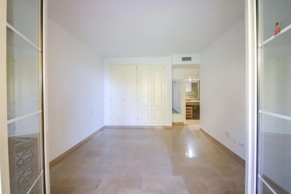 Venta de piso en Piso en Calle 18b Nva Andaluc, Rodeo Alto-Guadaiza-La Campana, Marbella, Marbella
thumbnail 3