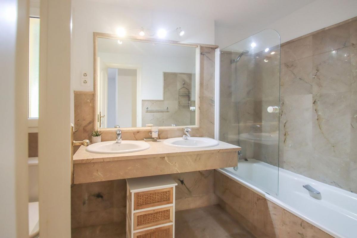 Sale of apartment in Piso en Calle 18b Nva Andaluc, Rodeo Alto-Guadaiza-La Campana, Marbella, Marbella
photo 4