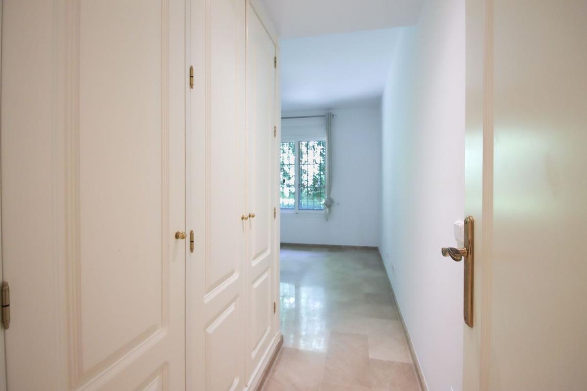 Sale of apartment in Piso en Calle 18b Nva Andaluc, Rodeo Alto-Guadaiza-La Campana, Marbella, Marbella
photo 5