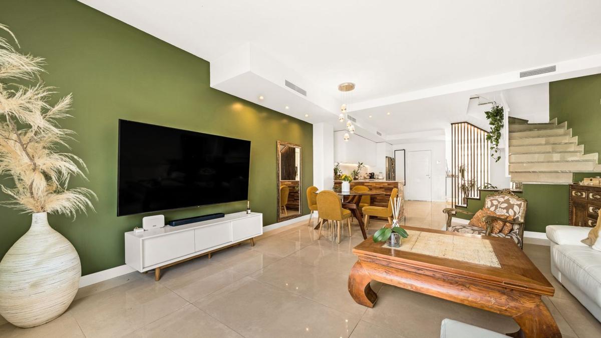 Sale of townhouse in Chalet adosado en Urb. las dunas, Bahía de Marbella, Marbella , Marbella photo 5