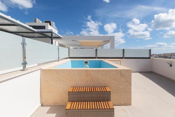 Duplex en venta en Dúplex en Calle José Echegaray, Zona Calvario, Estepona, Estepona photo 1