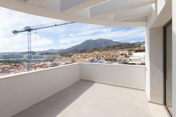 Duplex en venta en Dúplex en Calle José Echegaray, Zona Calvario, Estepona, Estepona photo 2