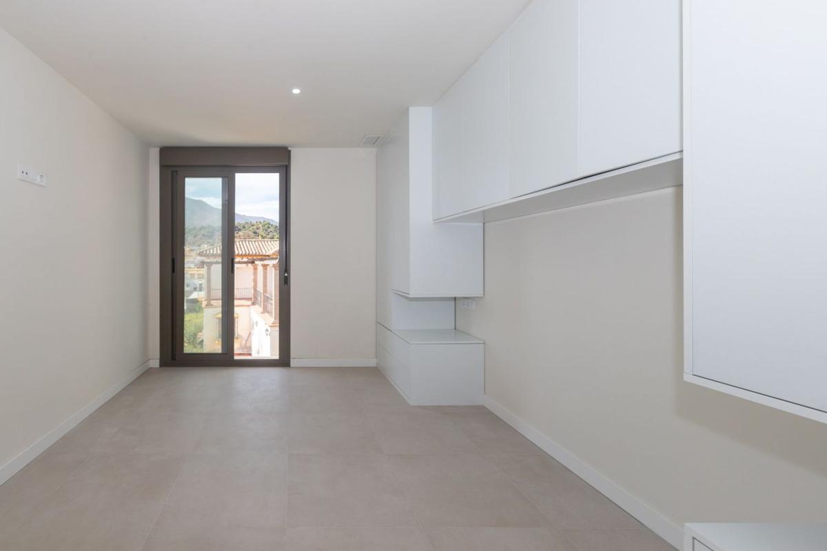 Venta de duplex en Dúplex en Calle José Echegaray, Zona Calvario, Estepona, Estepona photo 5