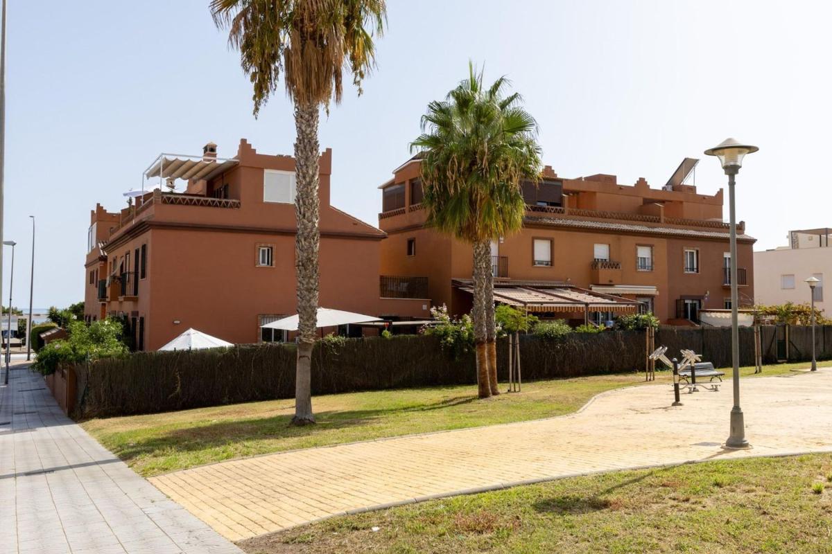 Sale of townhouse in  Chalet adosado en Calle Zagra, 2, Benajarafe, Vélez-Malaga , Vélez-Málaga photo 3