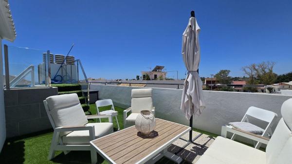 Venta de piso en Piso en Avenida Mar Mediterráneo, Linda Vista-Nueva Alcántara-Cortijo Blanco, Marbella, Marbella
 photo 4