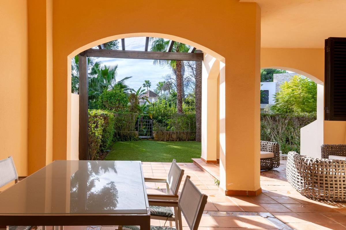 Sprzedaż mieszkania w Piso en Calle las Mimosas, 5, Puerto Banús, Marbella, Marbella
photo 1