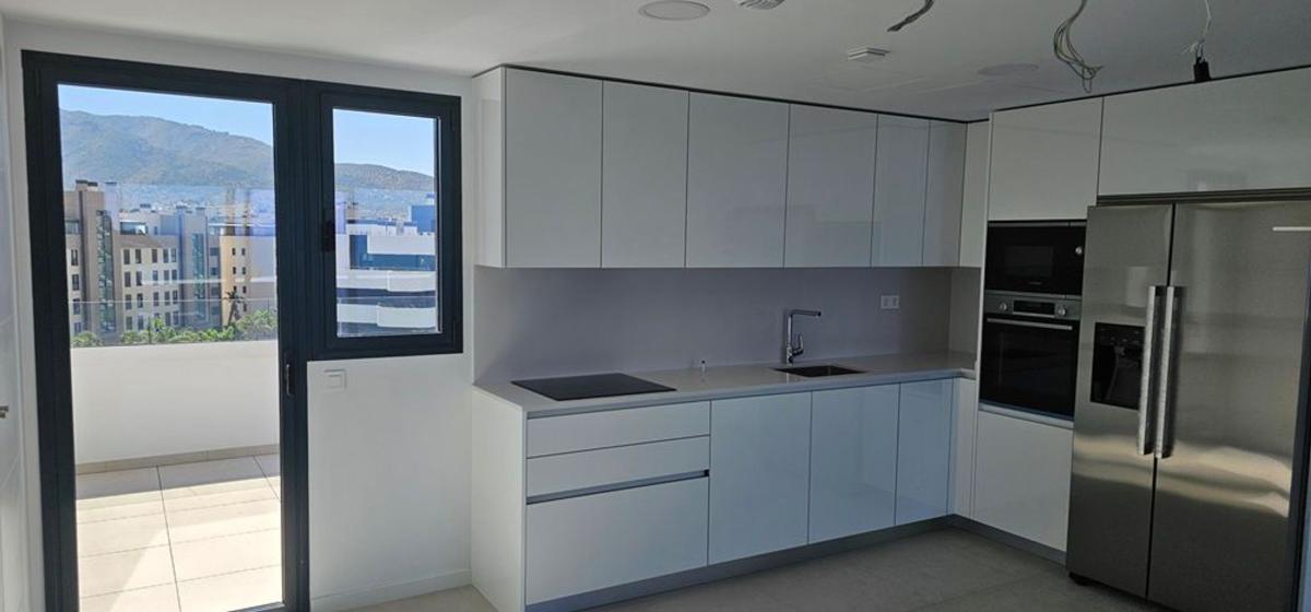 Venta de piso en Piso en Avenida Mar de Alborán, Los Álamos, Torremolinos, Torremolinos
 photo 5
