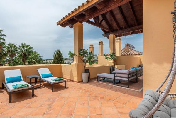 Duplex en venta en Dúplex en Dos Hermanas II, 1, Nueva Atalaya, Estepona, Estepona photo 1