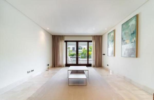 Venta de piso en Piso en Avenida del Carmen, 89, Seghers, Estepona, Estepona
thumbnail 3