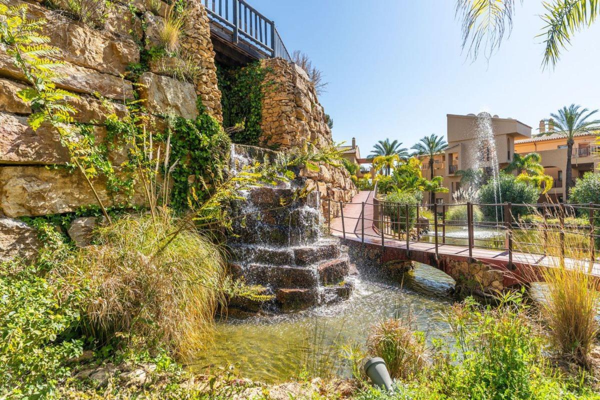 Продажа квартиры на Piso en Calle Torre Campanillas, El Paraíso, Benahavís, Бенахавис
 photo 2